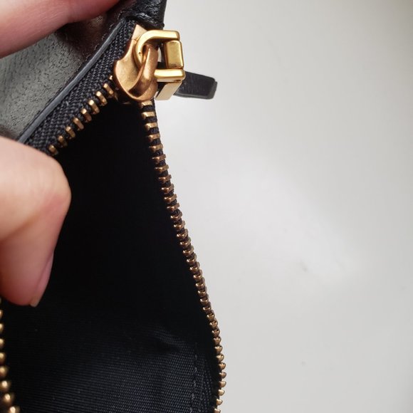 Limited edition: Givenchy GV3 zipped card holder - Picture 9 of 15